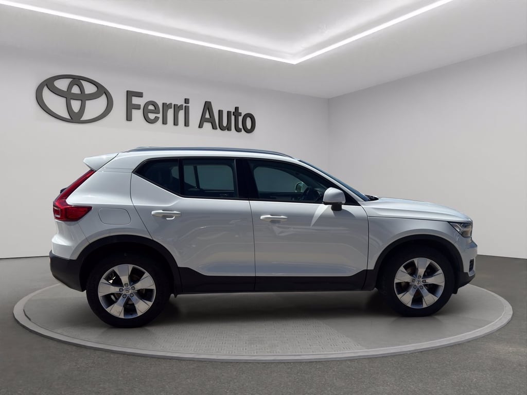 VOLVO Xc40 2.0 d3 momentum