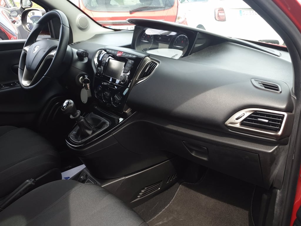 LANCIA Ypsilon 1.2 gold 69cv my18
