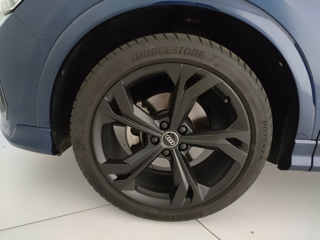 AUDI Q3 35 1.5 tfsi identity black s-tronic