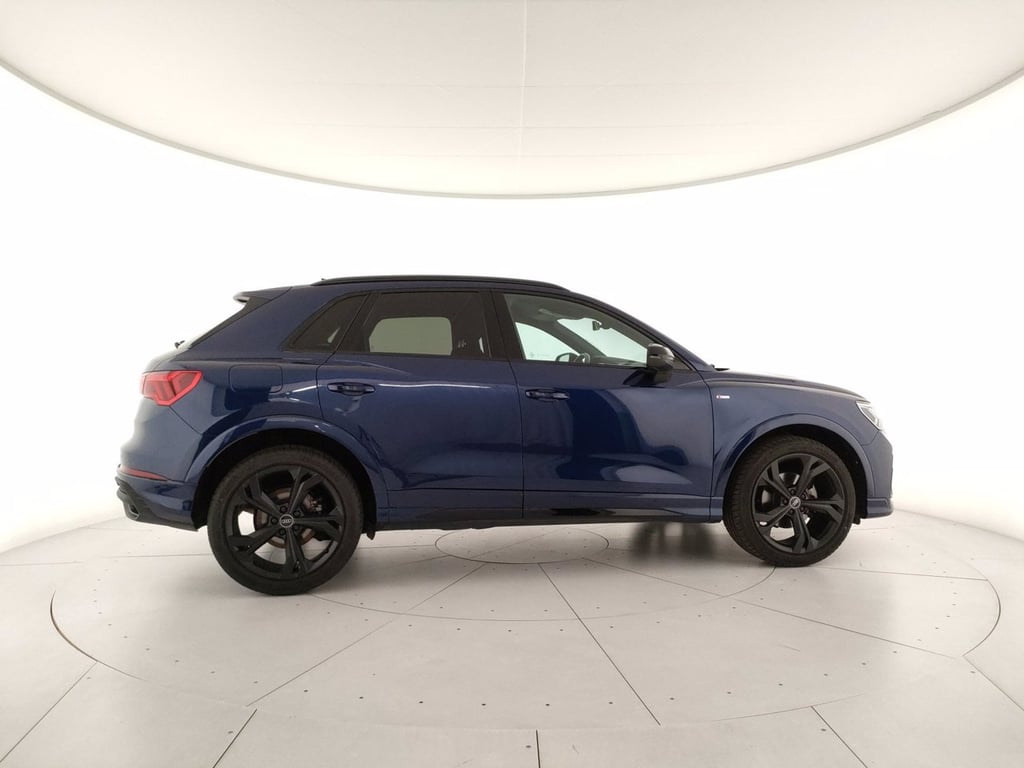 AUDI Q3 35 1.5 tfsi identity black s-tronic