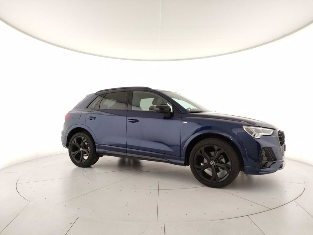 AUDI Q3 35 1.5 tfsi identity black s-tronic