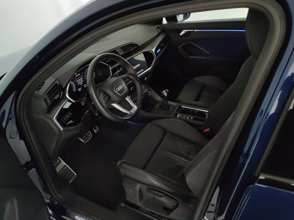 AUDI Q3 35 1.5 tfsi identity black s-tronic