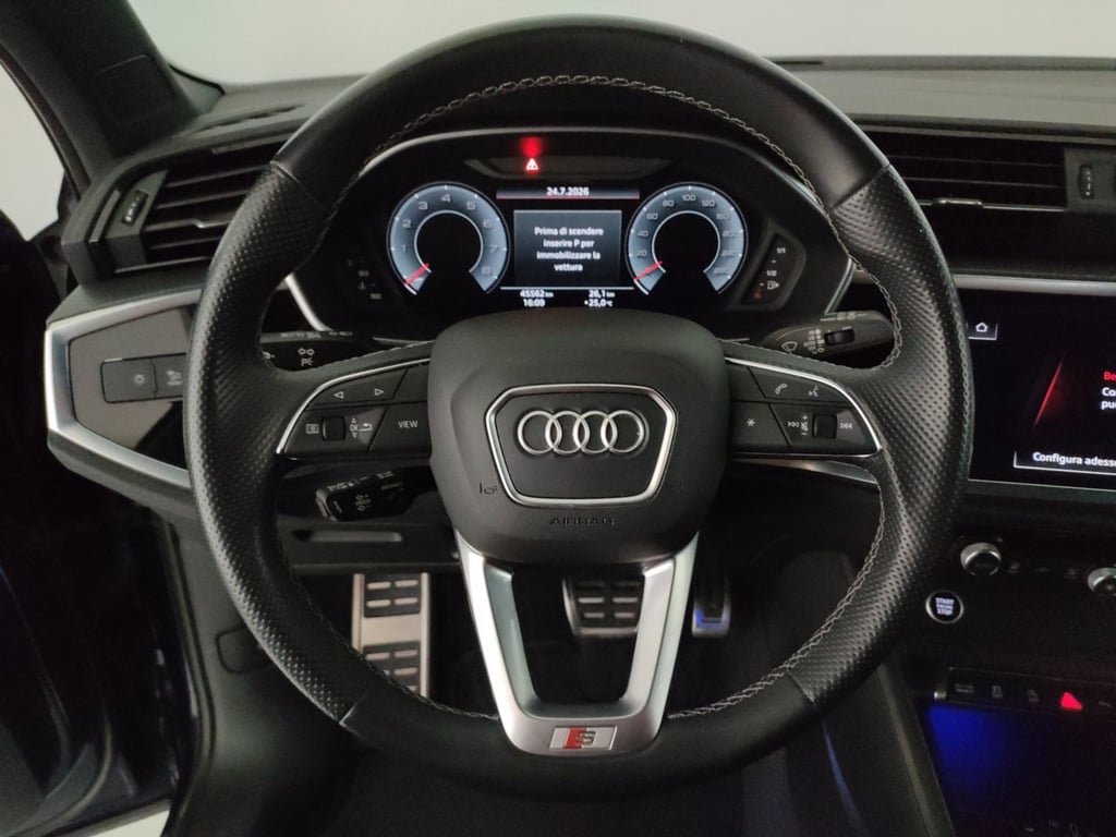 AUDI Q3 35 1.5 tfsi identity black s-tronic