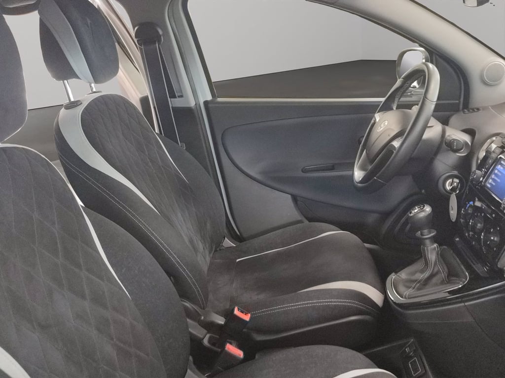 LANCIA Ypsilon 1.2 mya 69cv
