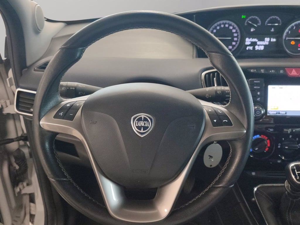 LANCIA Ypsilon 1.2 mya 69cv