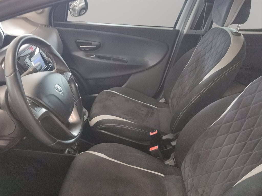 LANCIA Ypsilon 1.2 mya 69cv