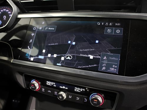 AUDI Q3 35 2.0 tdi business