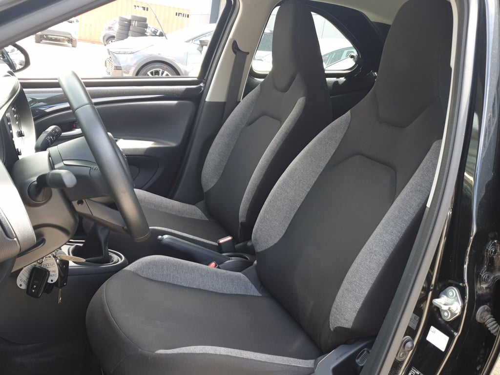 TOYOTA Aygo x 1.0 active 72cv