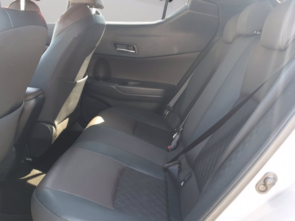 TOYOTA C-hr 1.8h lounge 2wd e-cvt