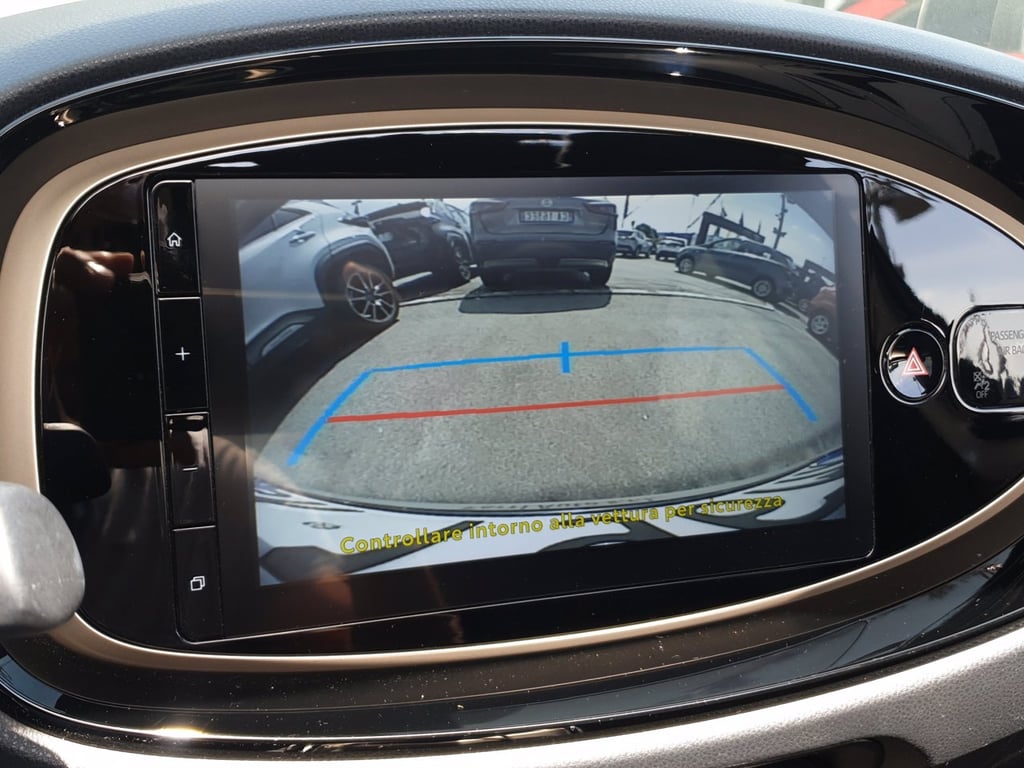 TOYOTA Aygo x 1.0 lounge air 72cv