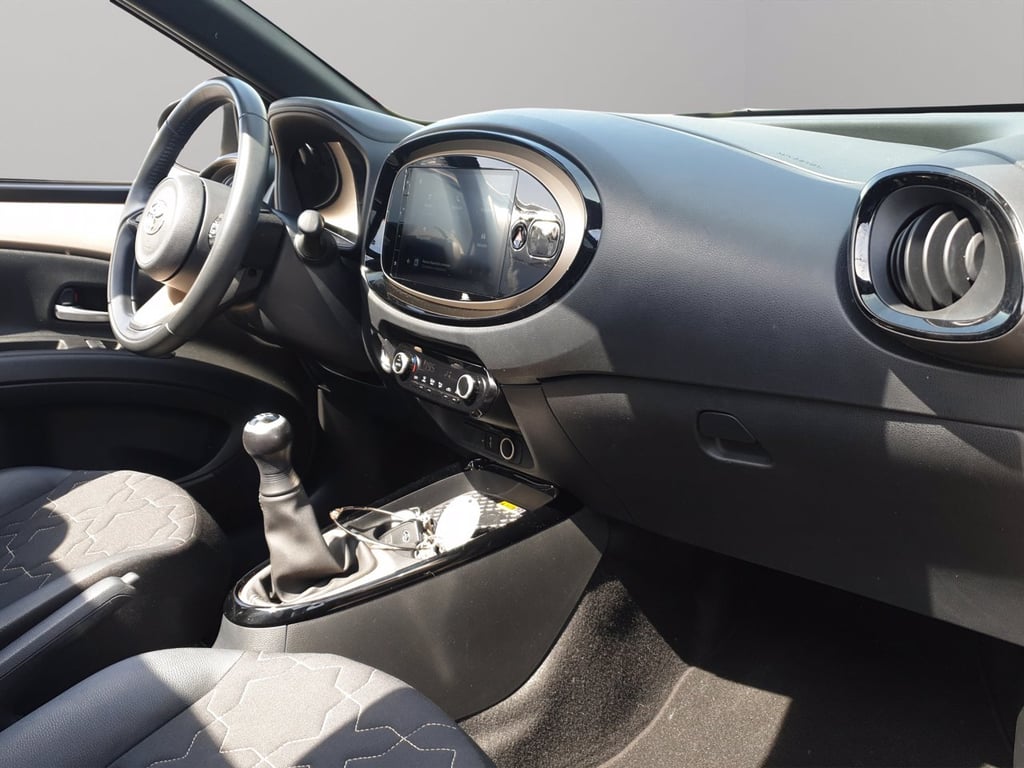 TOYOTA Aygo x 1.0 lounge air 72cv