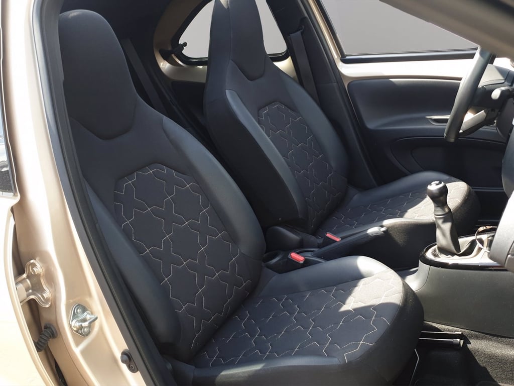 TOYOTA Aygo x 1.0 lounge air 72cv