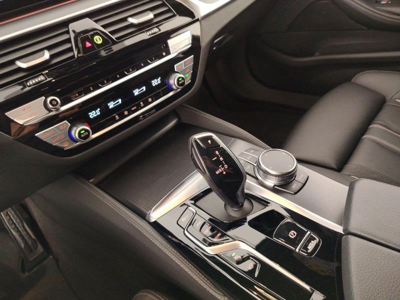 BMW 520d touring mhev 48v msport auto