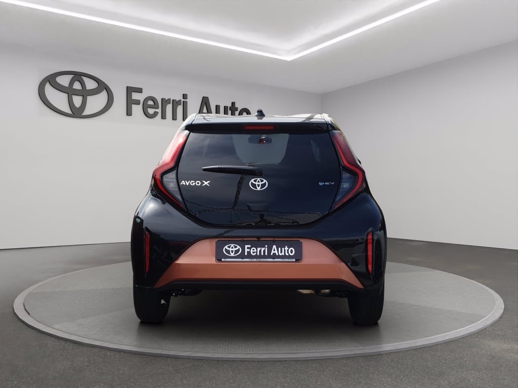 TOYOTA Aygo x 1.5 hybrid icon e-cvt