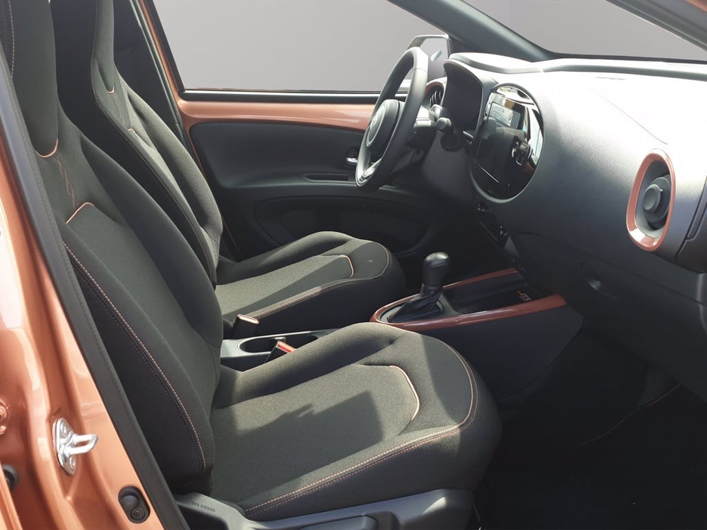 TOYOTA Aygo x 1.5 hybrid icon e-cvt