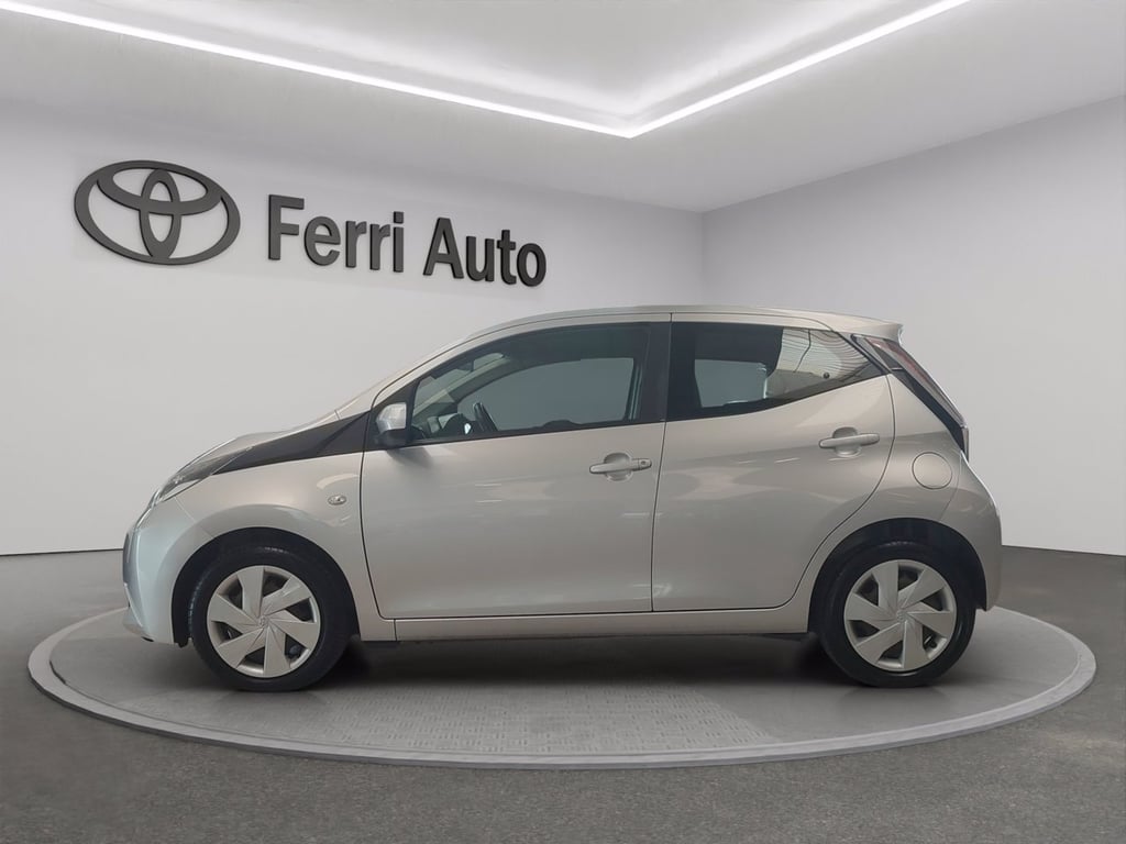TOYOTA Aygo 5p 1.0 x-play my15