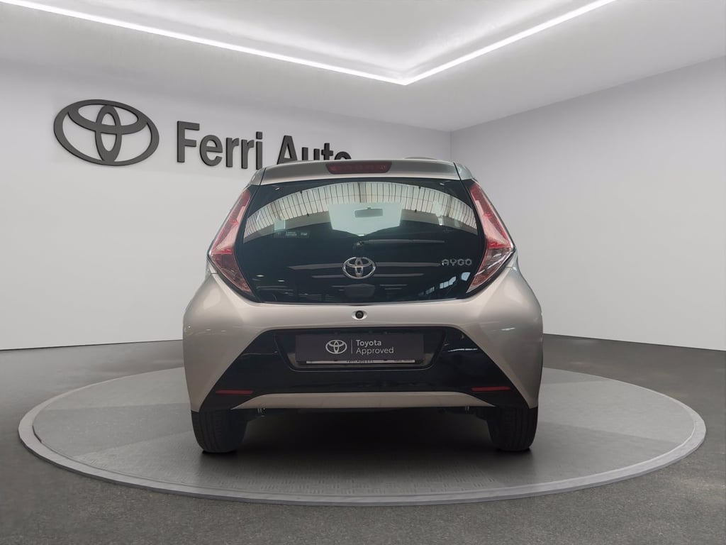 TOYOTA Aygo 5p 1.0 x-play my15