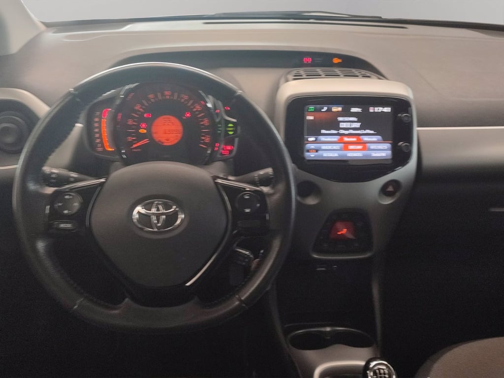 TOYOTA Aygo 5p 1.0 x-play my15