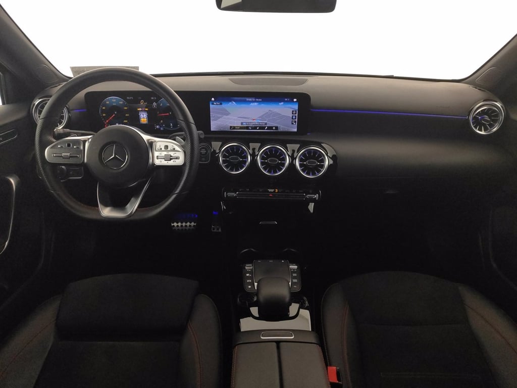 MERCEDES A 200 d premium night edition auto