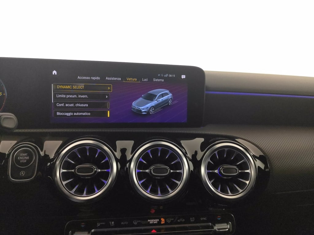 MERCEDES A 200 d premium night edition auto