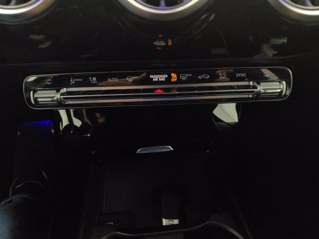 MERCEDES A 200 d premium night edition auto