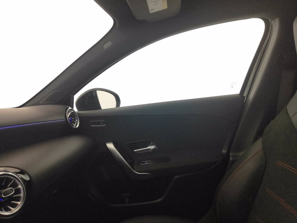 MERCEDES A 200 d premium night edition auto