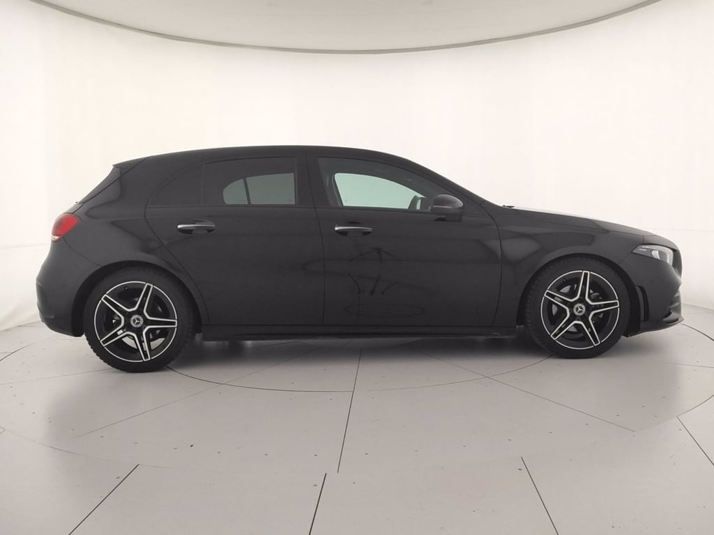 MERCEDES A 200 d premium night edition auto