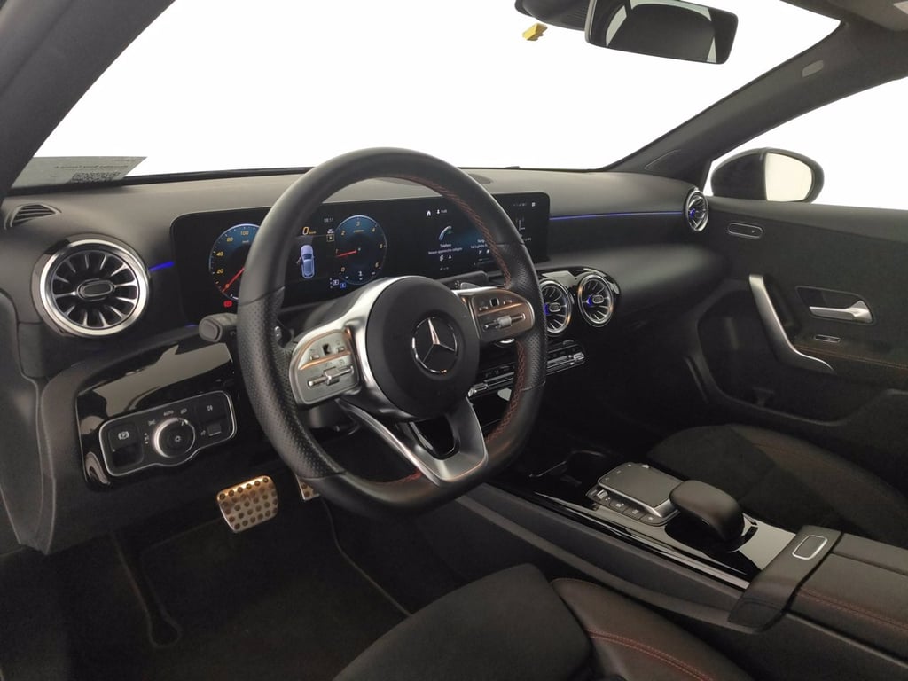 MERCEDES A 200 d premium night edition auto