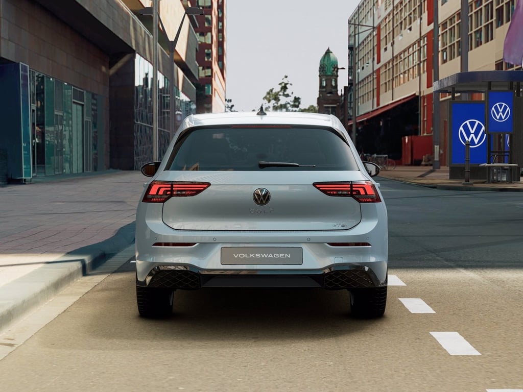 VOLKSWAGEN Golf 1.5 etsi r-line plus 115cv dsg