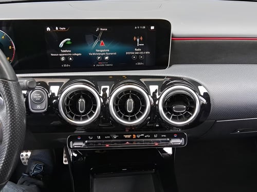 MERCEDES A 200 d premium auto