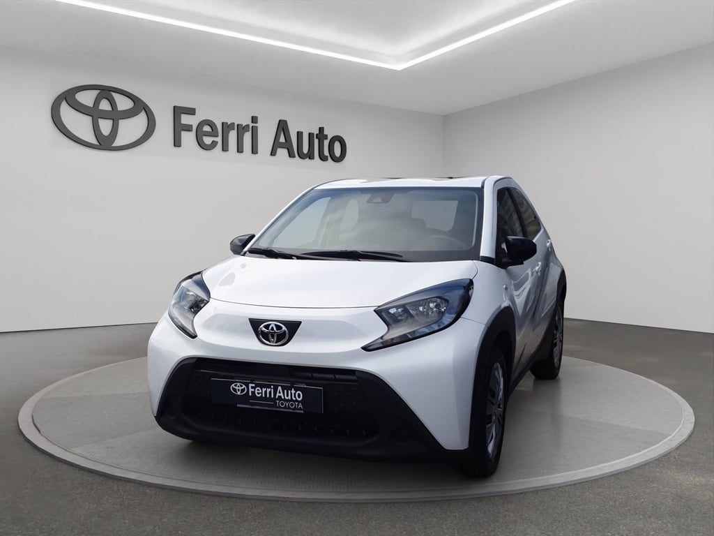 TOYOTA Aygo x 1.0 active 72cv s-cvt