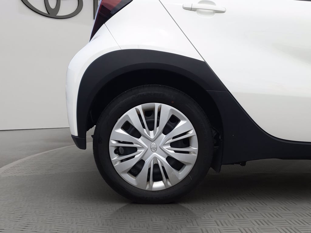 TOYOTA Aygo x 1.0 active 72cv s-cvt