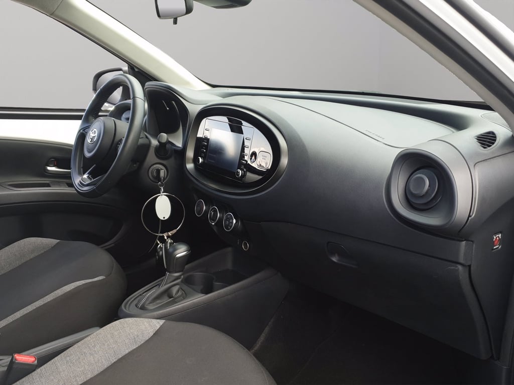 TOYOTA Aygo x 1.0 active 72cv s-cvt