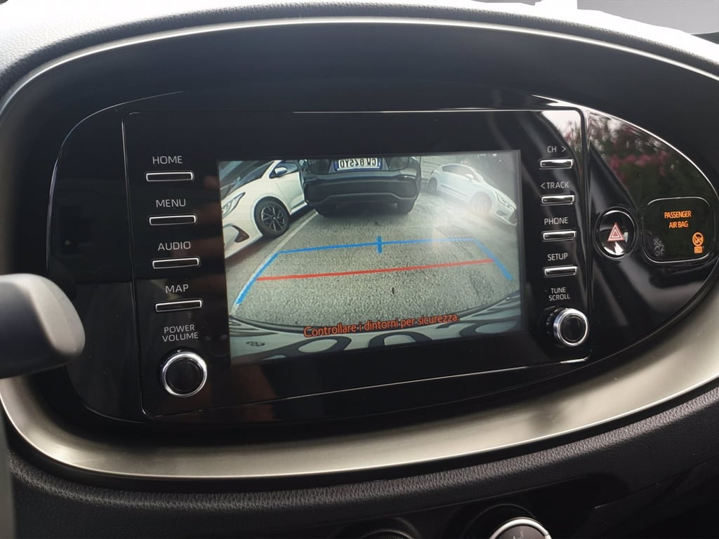 TOYOTA Aygo x 1.0 active 72cv s-cvt