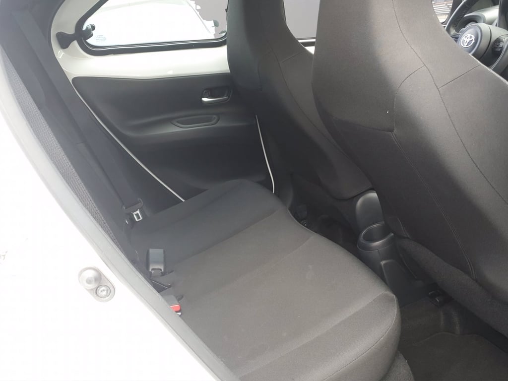 TOYOTA Aygo x 1.0 active 72cv s-cvt