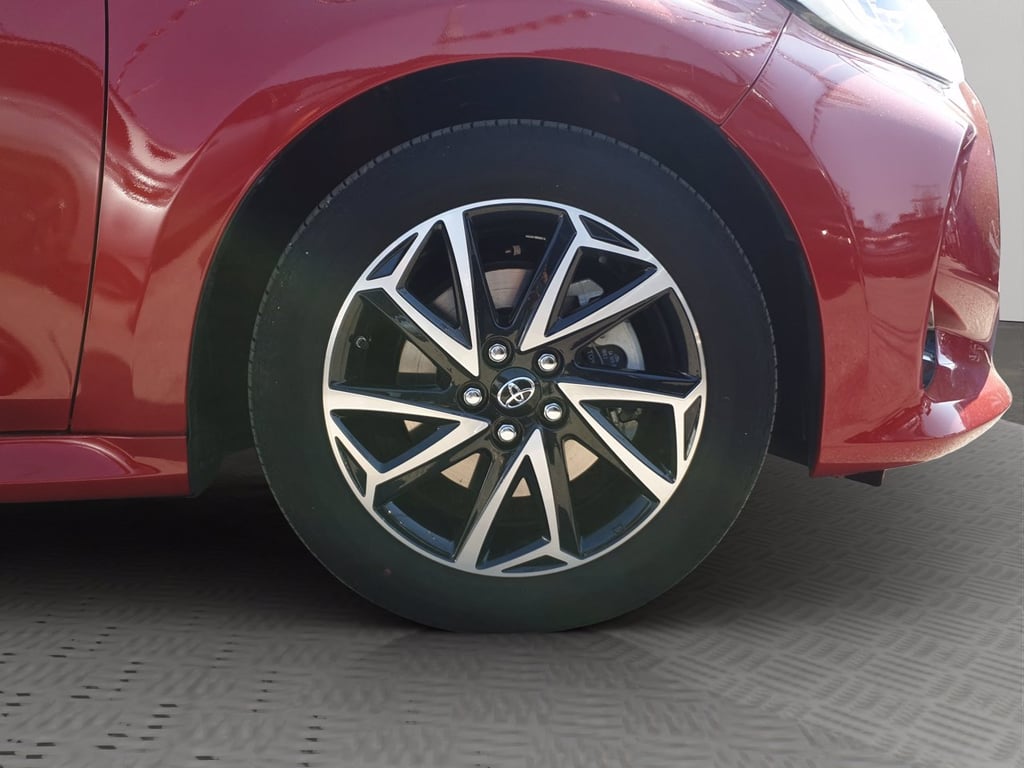 TOYOTA Yaris 1.5h lounge