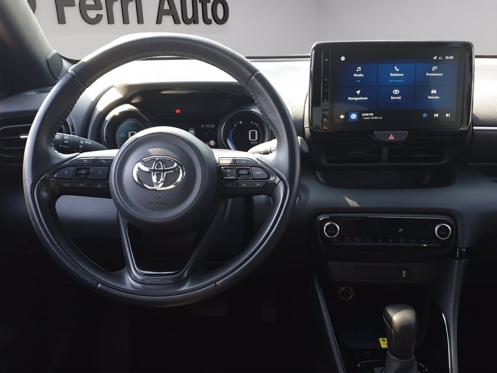 TOYOTA Yaris 1.5h lounge