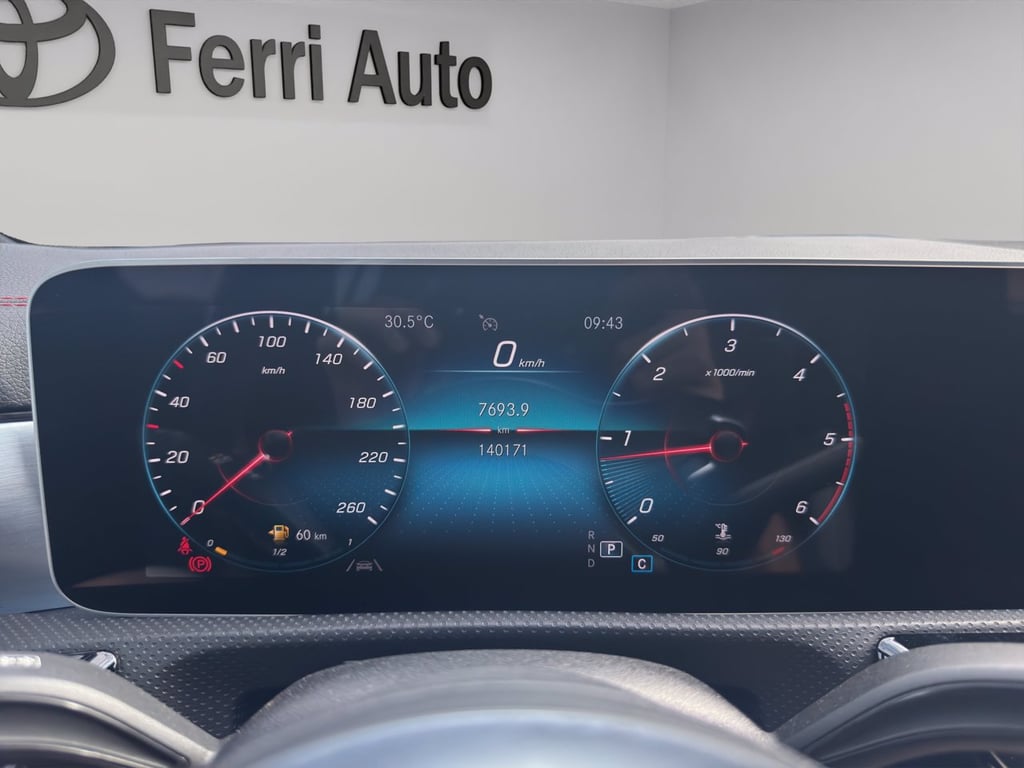 MERCEDES Cla shooting brake 200 d premium auto