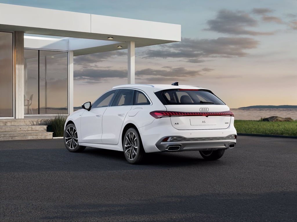 AUDI A5 Avant e-hybrid 220 kW quattro S tronic Business Advanced