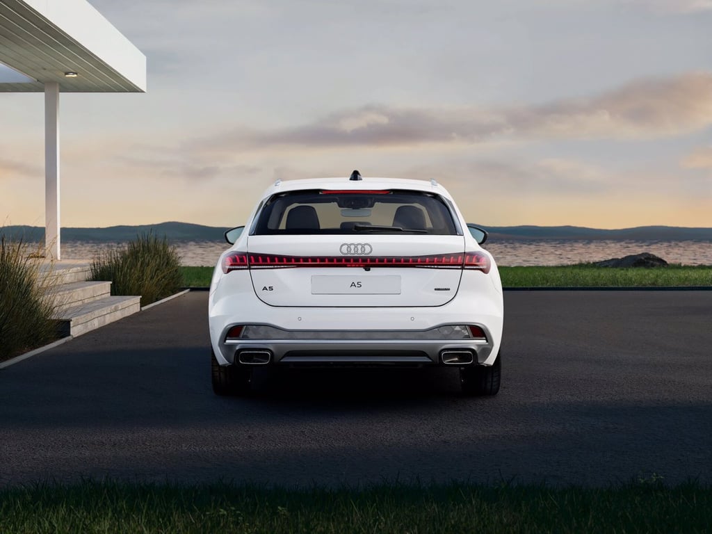 AUDI A5 Avant e-hybrid 220 kW quattro S tronic Business Advanced