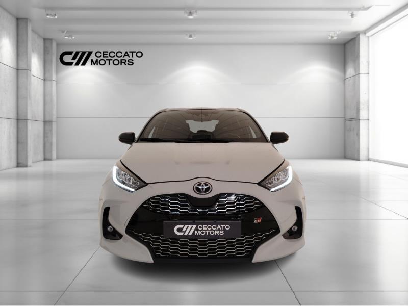 TOYOTA Yaris 1.5h gr sport