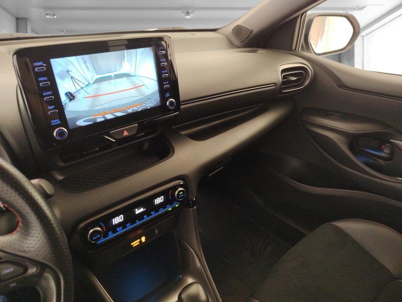 TOYOTA Yaris 1.5h gr sport