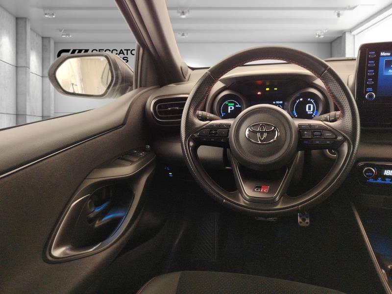 TOYOTA Yaris 1.5h gr sport