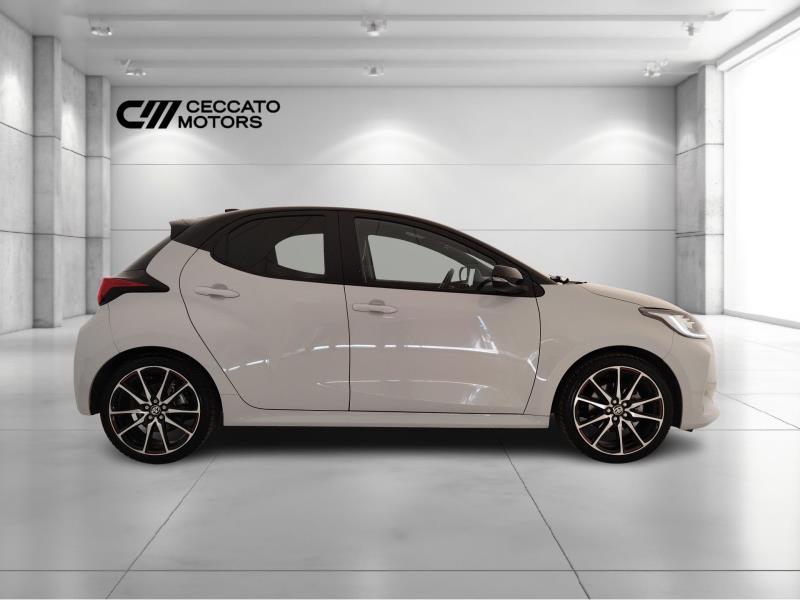 TOYOTA Yaris 1.5h gr sport