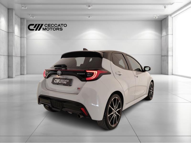 TOYOTA Yaris 1.5h gr sport