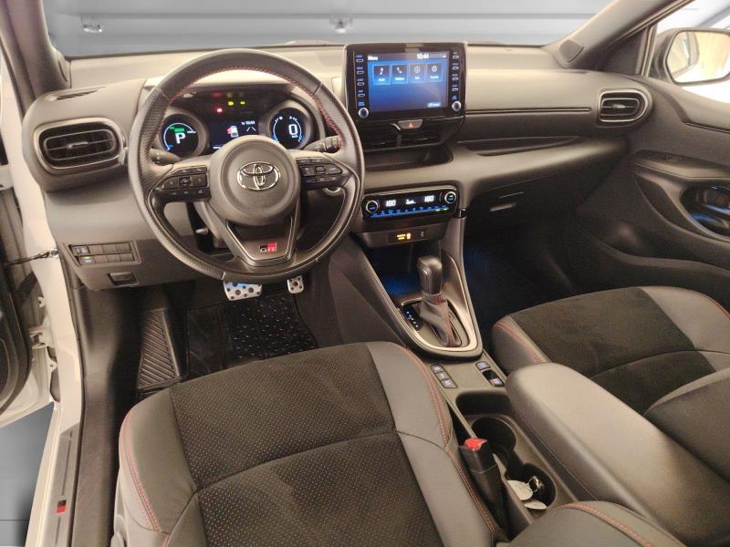 TOYOTA Yaris 1.5h gr sport
