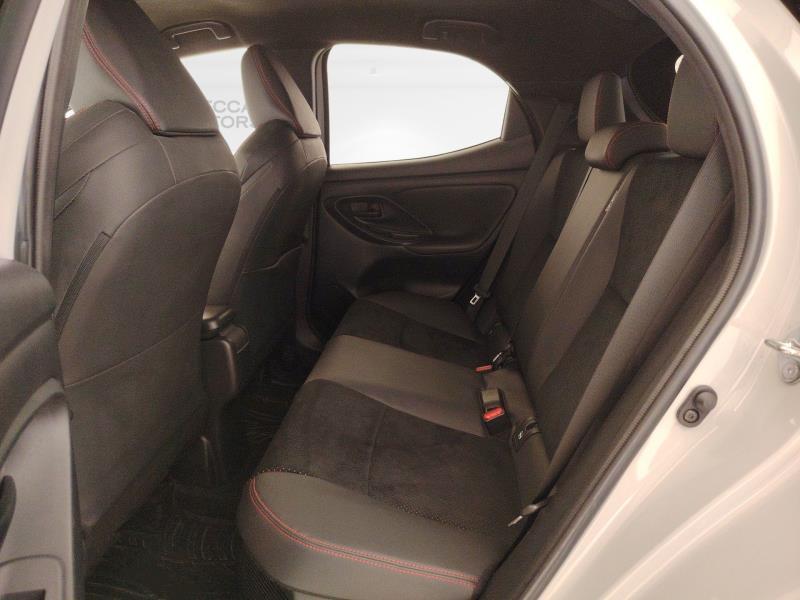 TOYOTA Yaris 1.5h gr sport