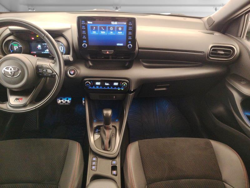 TOYOTA Yaris 1.5h gr sport