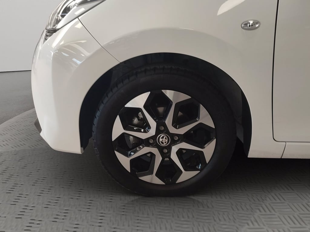 TOYOTA Aygo 5p 1.0 x-play 72cv