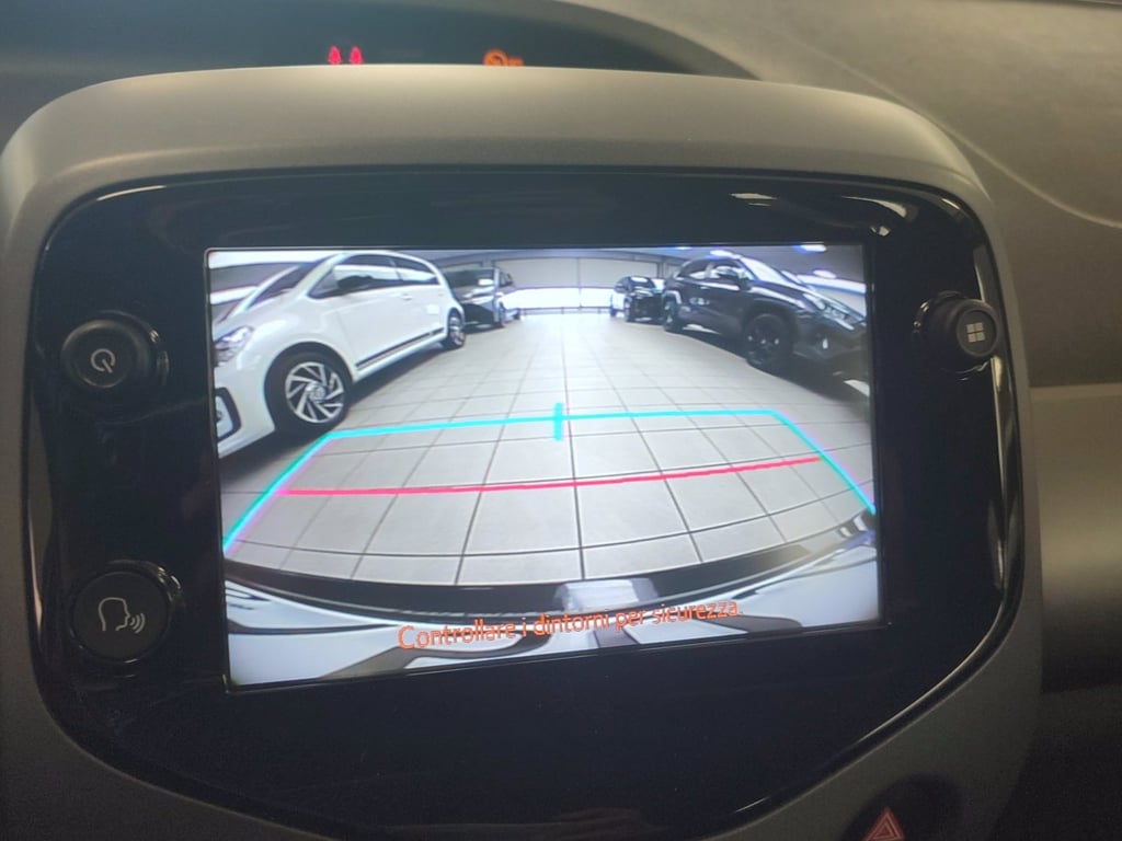 TOYOTA Aygo 5p 1.0 x-play 72cv